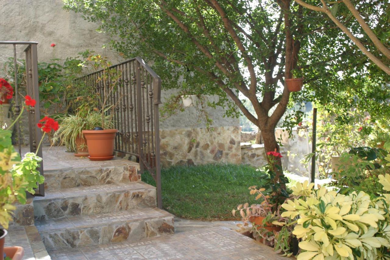 Santadi B&B S'Arrosa Antiga المظهر الخارجي الصورة