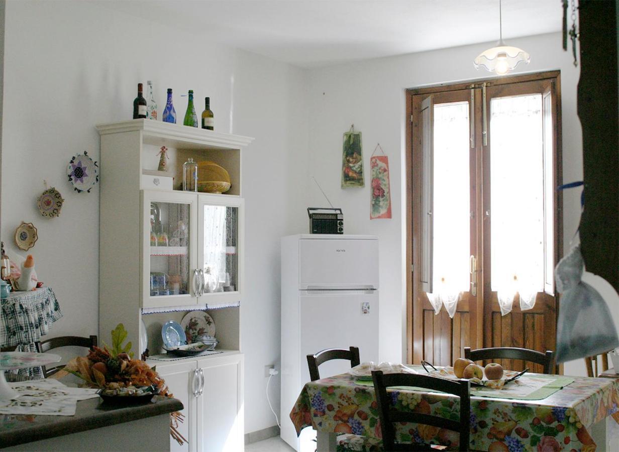 Santadi B&B S'Arrosa Antiga المظهر الخارجي الصورة